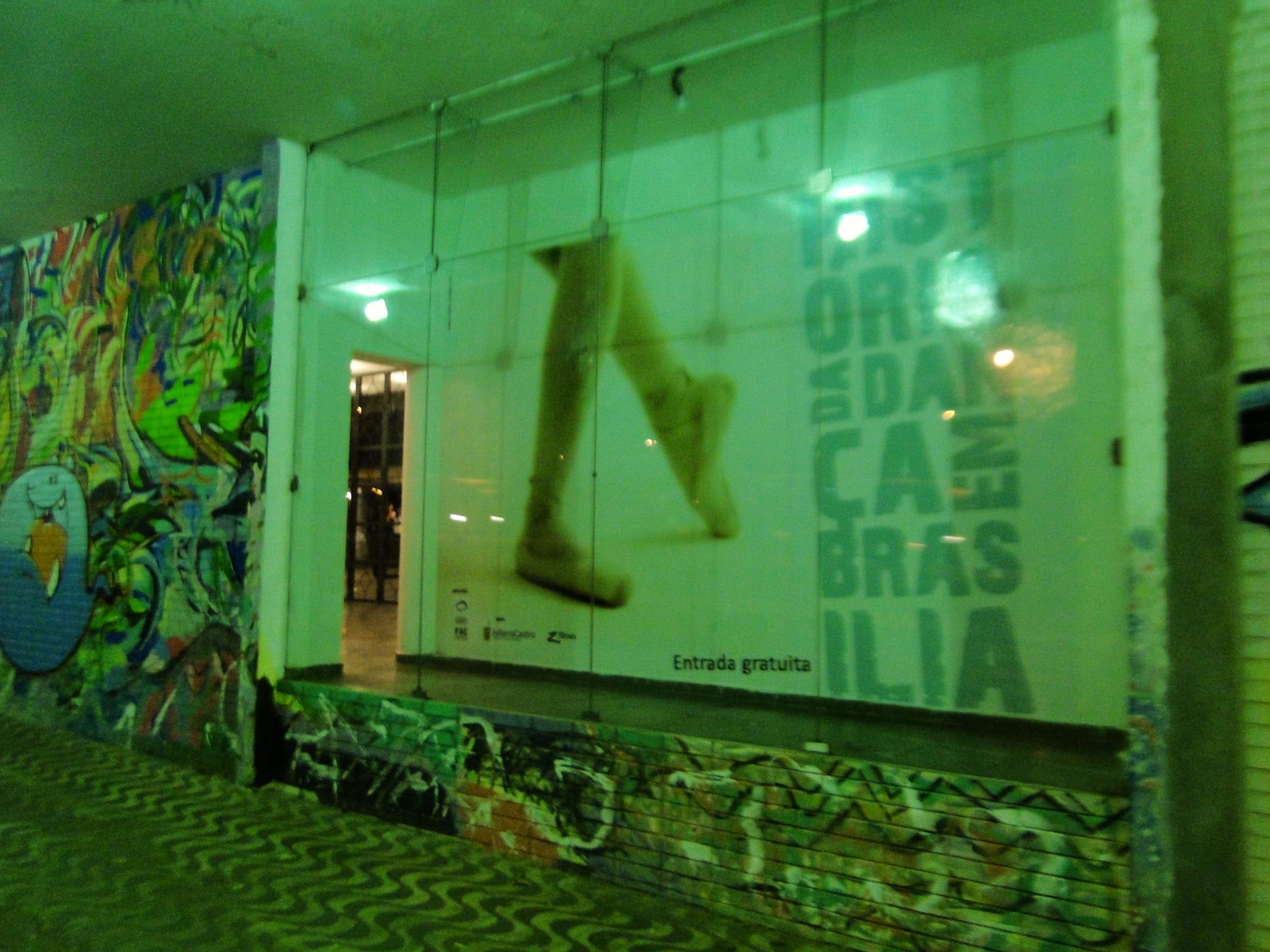 Registro fotográfico da exposição e do lançamento de Fragmentos da Dança, imagem 1 do acervo