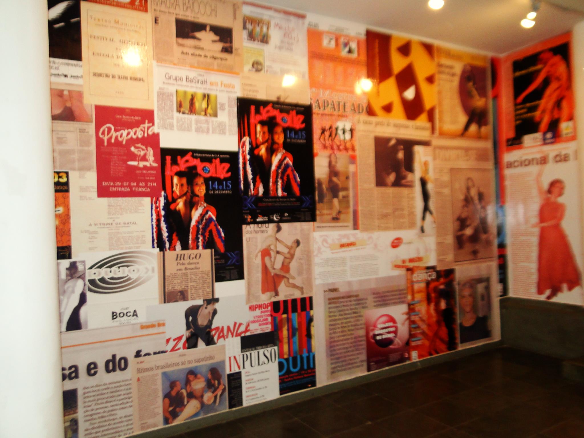 Registro fotográfico da exposição e do lançamento de Fragmentos da Dança, imagem 3 do acervo