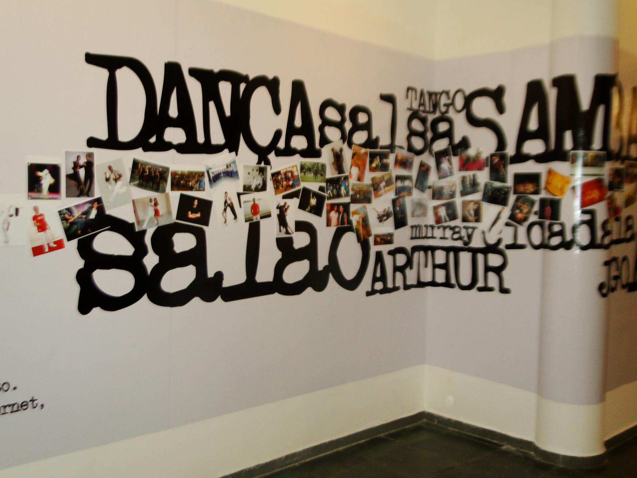 Registro fotográfico da exposição e do lançamento de Fragmentos da Dança, imagem 5 do acervo