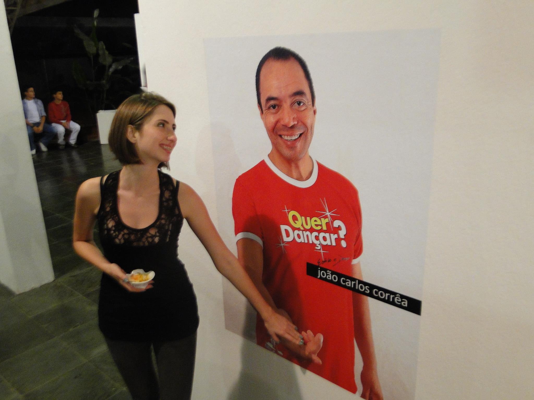 Registro fotográfico da exposição e do lançamento de Fragmentos da Dança, imagem 6 do acervo