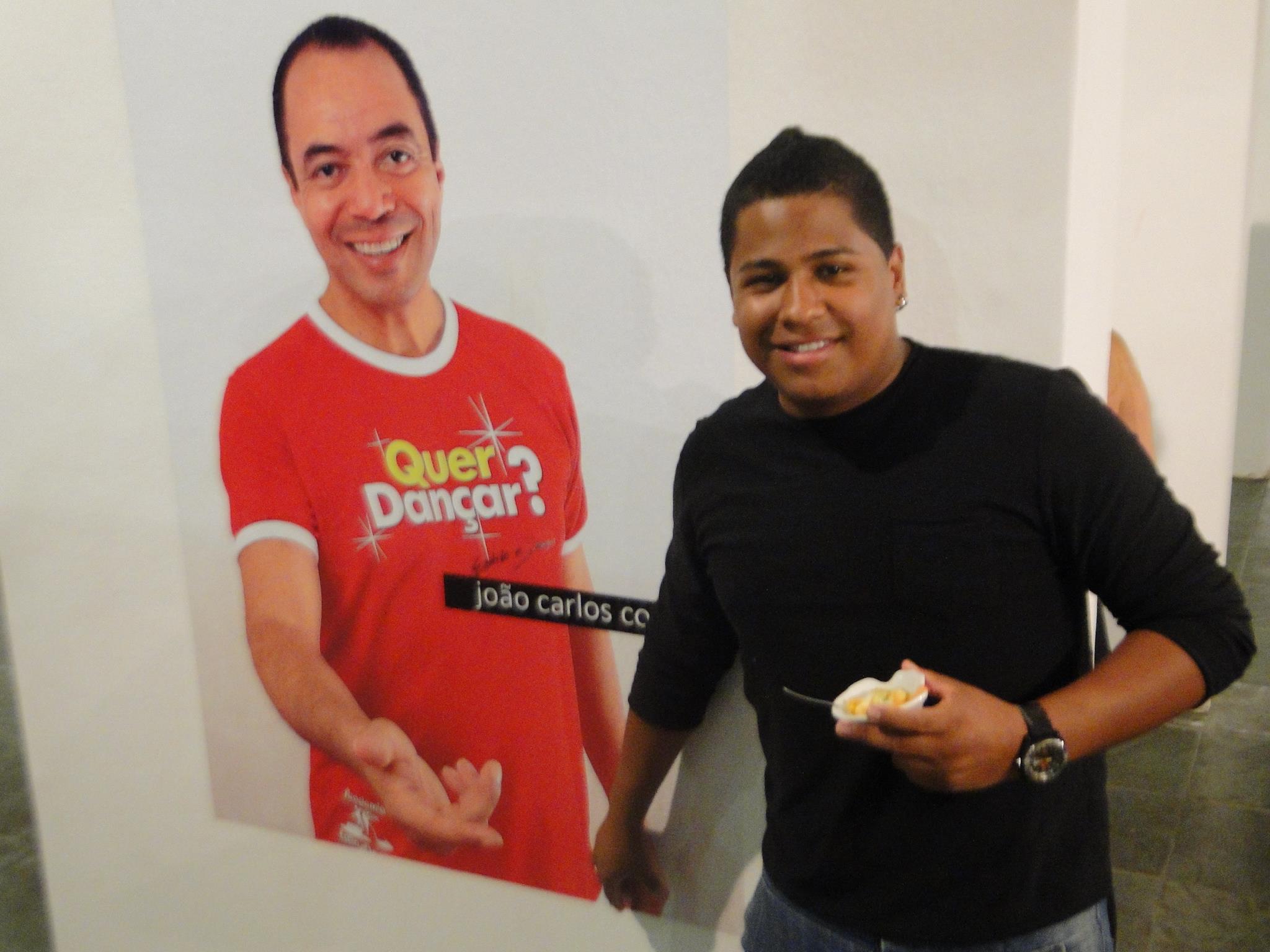 Registro fotográfico da exposição e do lançamento de Fragmentos da Dança, imagem 7 do acervo