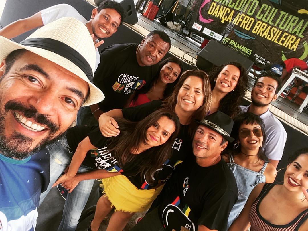 João Carlos Corrêa registra encontro com equipe e participantes diante da identidade visual do Circuito