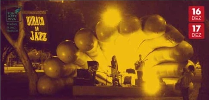Palco iluminado do Buraco do Jazz, com identificação das datas de dezembro de 2017
