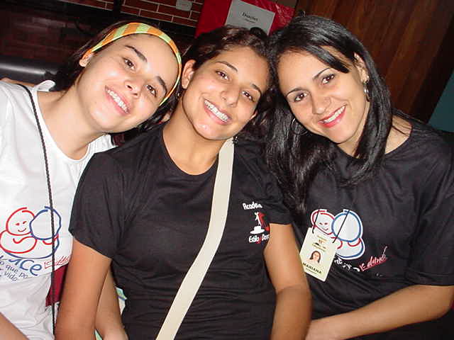Três participantes reunidas durante a II Maratona de Dança
