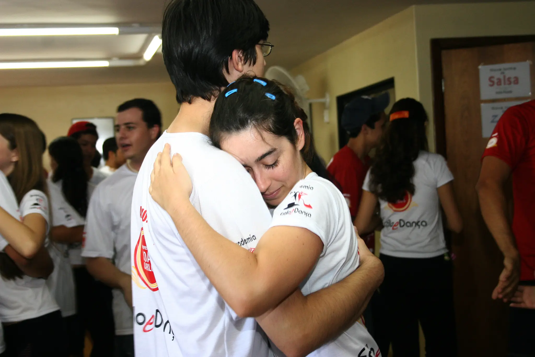 Dupla pratica condução e conexão durante atividade de dança