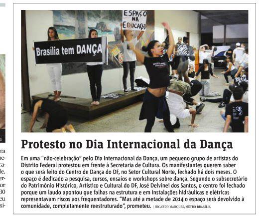 Recorte de jornal registra protesto de artistas no Dia Internacional da Dança diante do Centro de Dança do Distrito Federal.