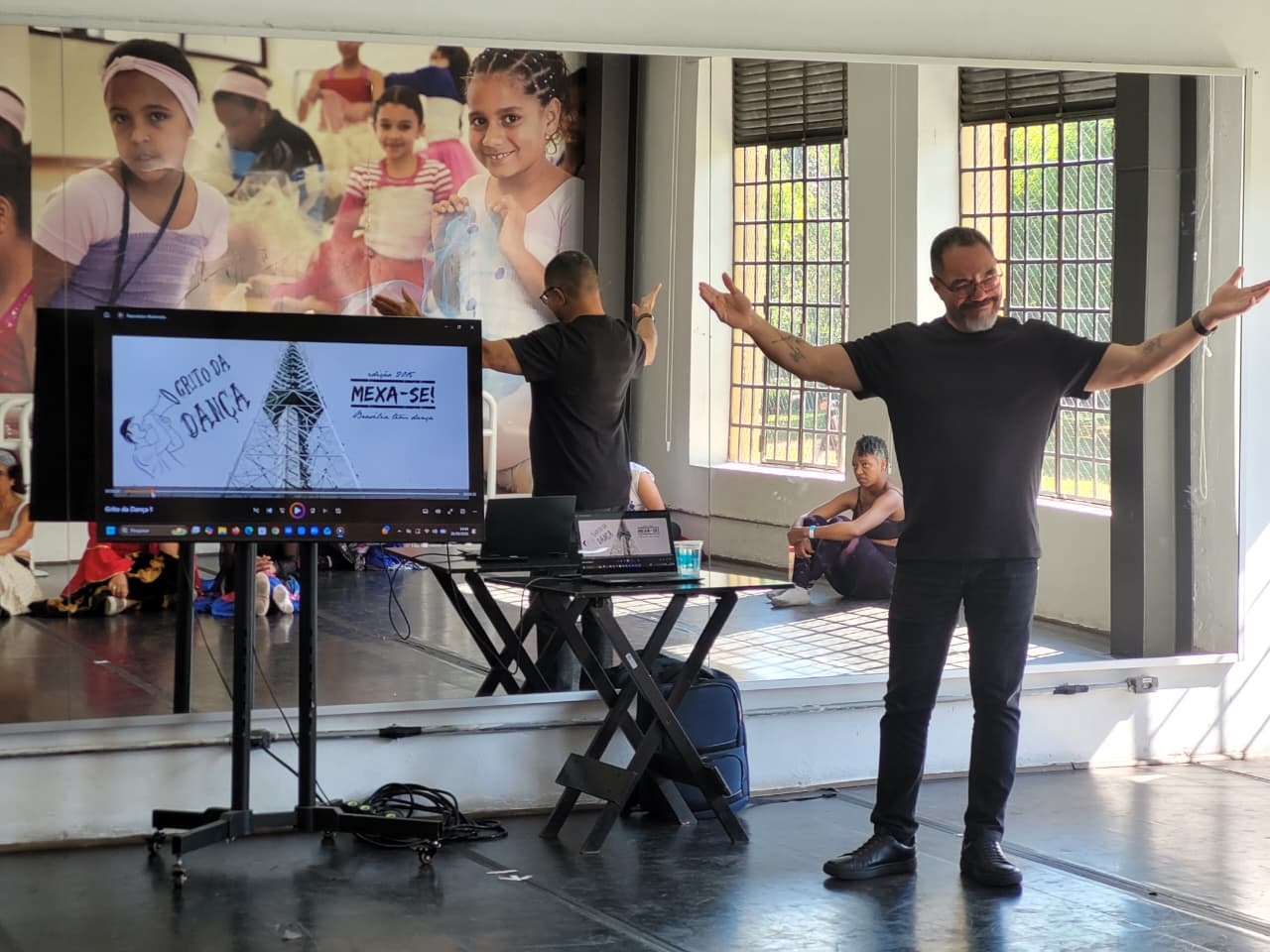 João Carlos Corrêa conduz a palestra na Fábrica de Cultura do Parque Belém