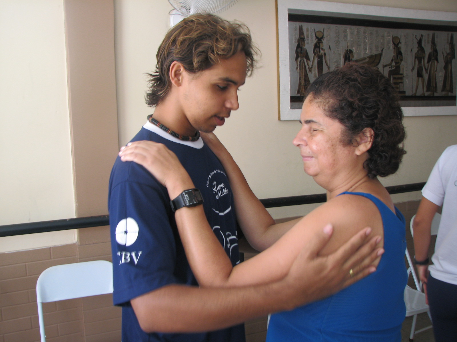 Dupla pratica posição de dança e contato corporal orientado