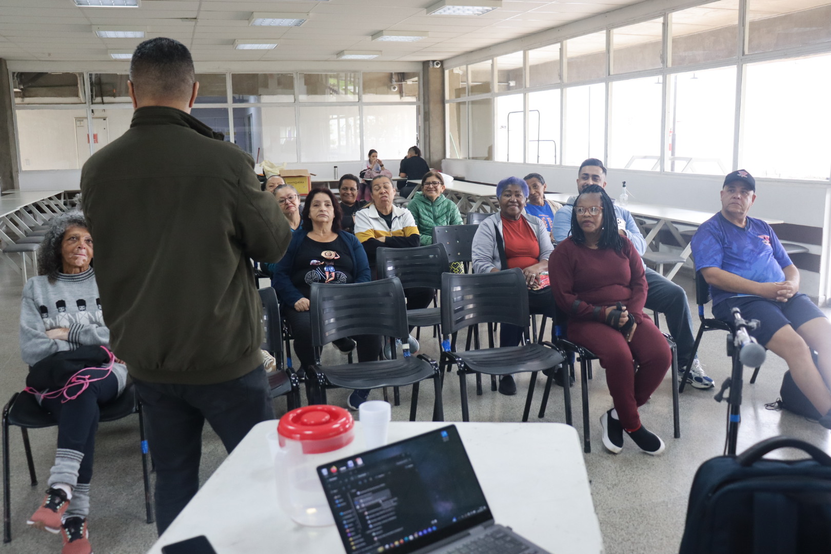 João Carlos Corrêa fala aos participantes reunidos na Fábrica de Cultura de Sapopemba